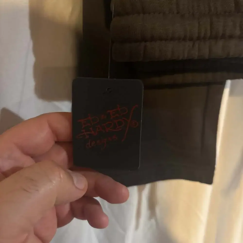 ED By Ed Hardy Men's Death or Glory Skull Graphic Sweatpants Charcoal NWT - Picture 3 of 3